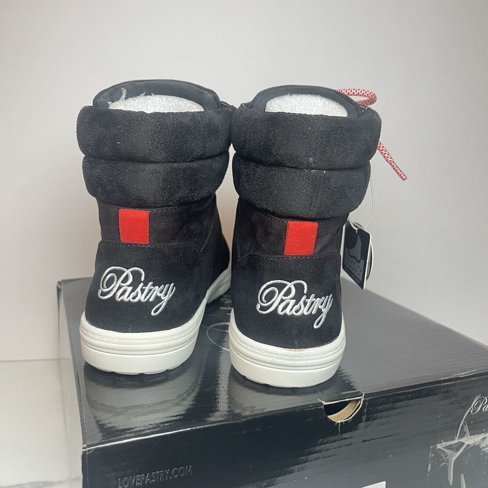 Women Sneaker Size 7M Black/White Pastry Riverside Padded Shoes - Picture 3 of 16